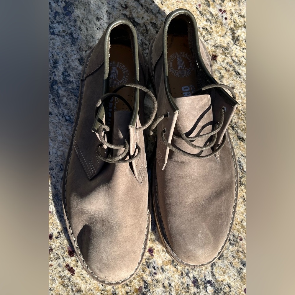 Great Clark’s Original Dessert Shoes in Gray Grey Nubuck Size 11